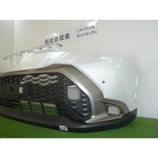 カローラクロス 3BA-ZSG10 フロントバンパー 52119-16929-A0 345931 