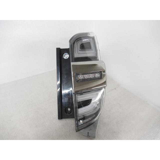 ヴェルファイア DBA-AGH30W 右テールランプ 58-77 81550-58210