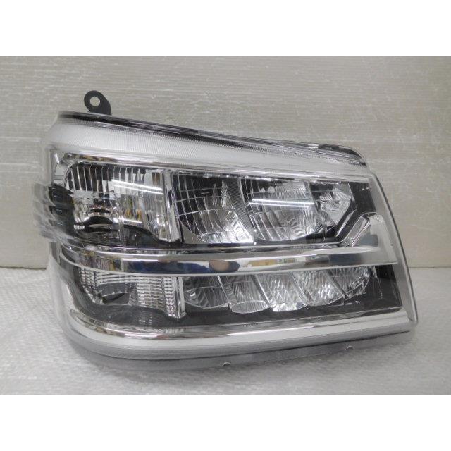 ダイハツハイゼット 右 ヘッドランプ ライト 81130-B5160⭐︎レンズ美品 ハイゼット 272876 1 EBD-S321V 右 ヘッドランプ ヘッドライト LED
