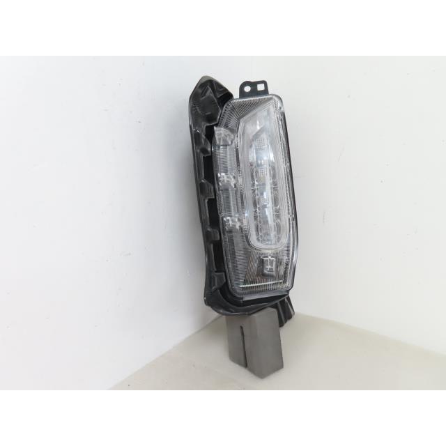 トヨタ純正 プリウスα デイタイムランニングライト 81440-47041 トヨタ純正 プリウスα デイタイムランニングライト 81440-47041