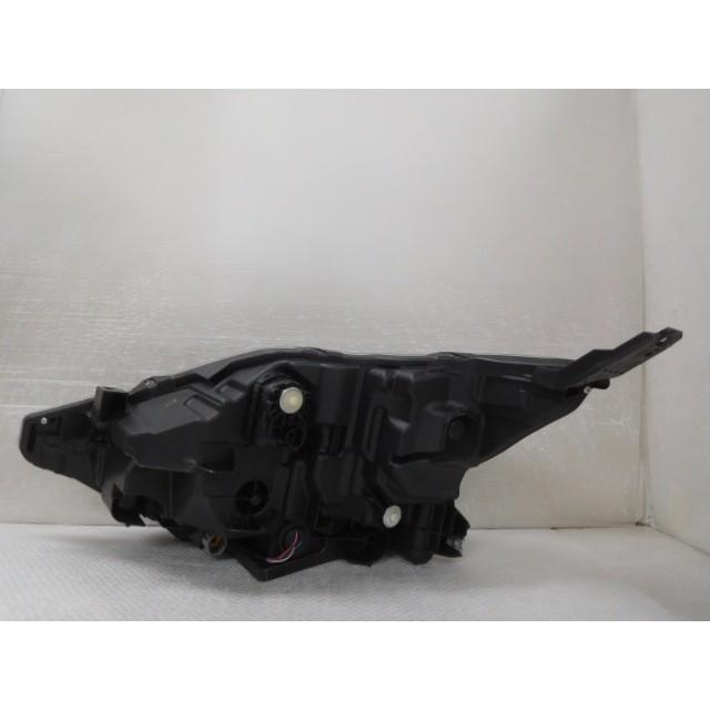 デイズ 5AA-B44W 右ヘッドランプ 26010-7ME0A コイト 100-23776