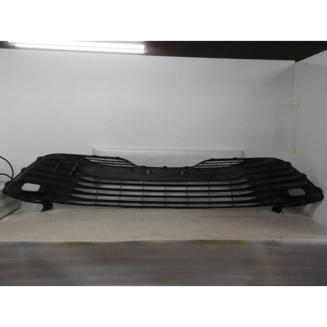 専用 カムリ DAA-AXVH70 ラジエータグリル 53102-33240 ロアグリル G用 前期