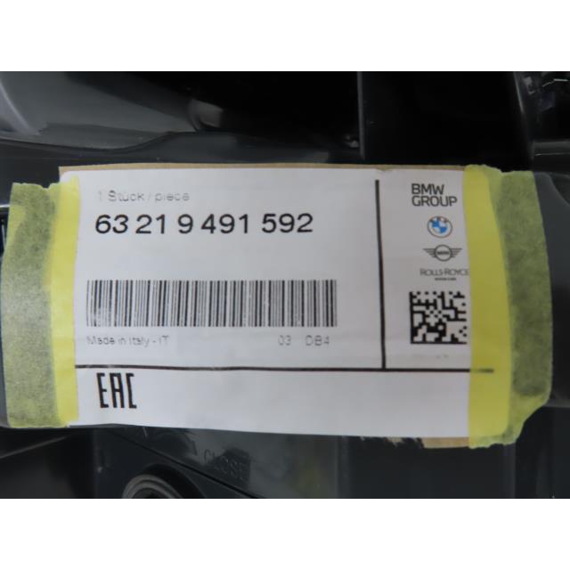 BMW 2シリーズ DBA-2F20 右テールランプ 63219491592 365889の画像
