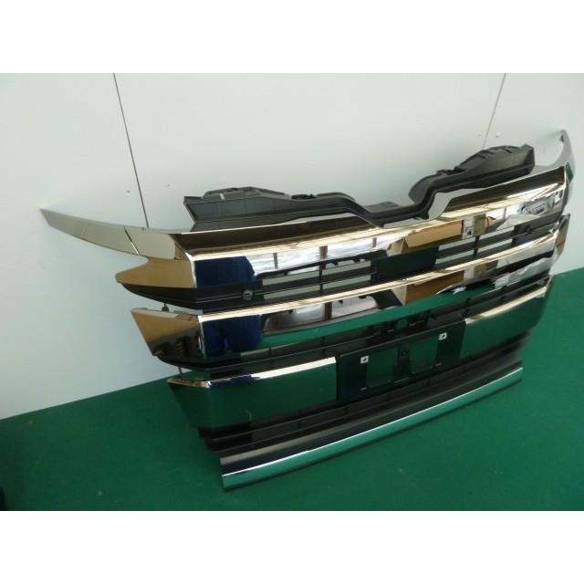 NOAH ノア 6AA-ZWR90W ラジエータグリル 53101-V1020 ☆美品 エアロ系 