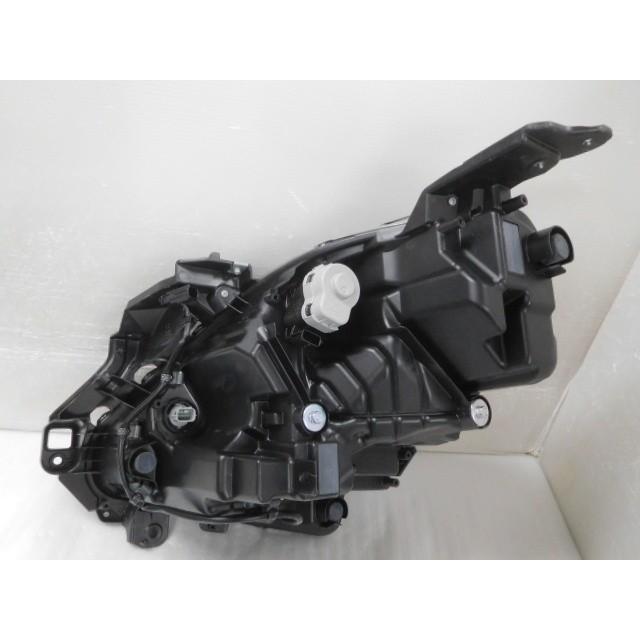 スイフト 5AA-ZCEDS 右ヘッドランプ 35100-69TA0 スタンレー W7080 MZ 