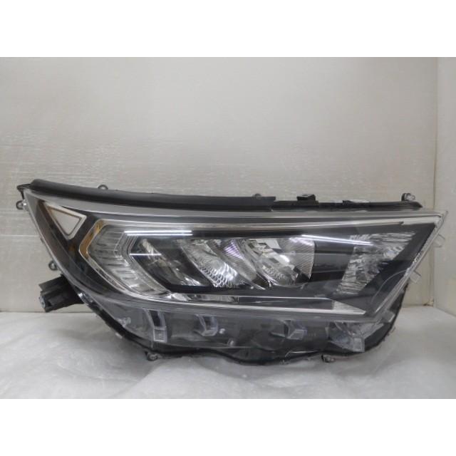 RAV4 RAV−4 6BA-MXAA52 右ヘッドランプ 81145-42882 スタンレー