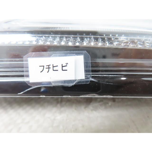 ヴェルファイア DBA-AGH30W 右テールランプ 81581-58380 右