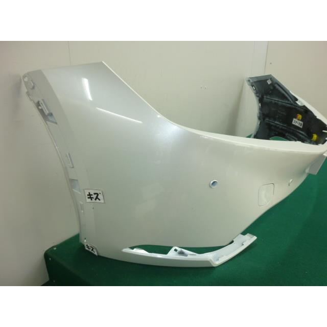 プリウス 6AA-MXWH60 フロントバンパー 52119-4E907-A0 372201