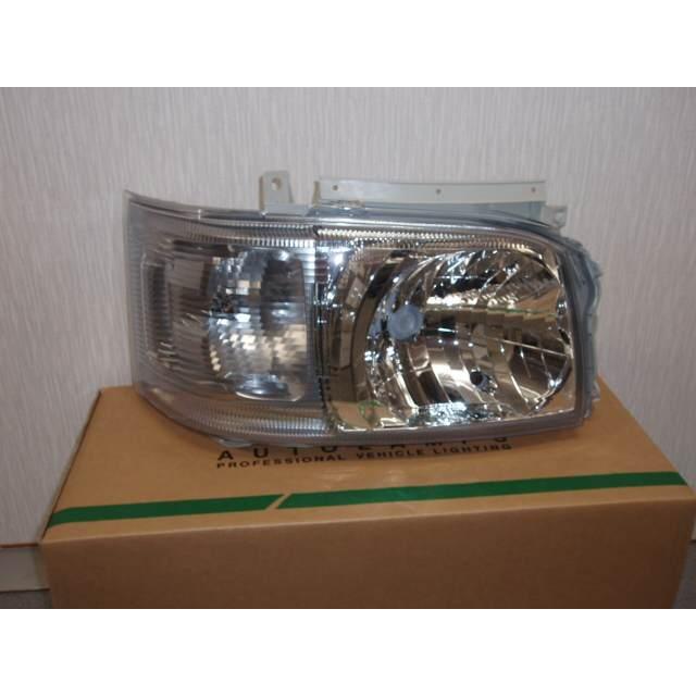 991542-2 TOYOTA ハイエース KDH200V/レジアスエース TRH200V 右ライト