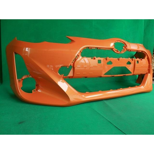 993085 TOYOTA アクア NHP10 フロントバンパー 中期2型 参考品番