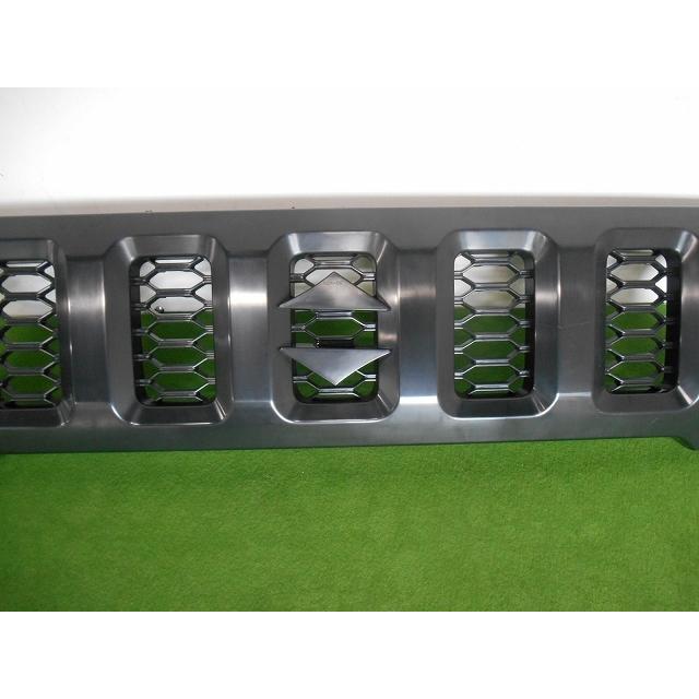 993403 スズキ ジムニー JB64W/JB74W グリル 参考品番：72110-78R00