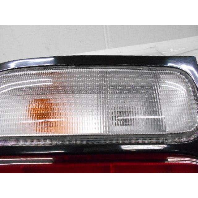 993477-1 TOYOTA コースター XZB50 左テールランプ 後期 81560 993477-1 TOYOTA コースター XZB50 左テールランプ 後期 81560