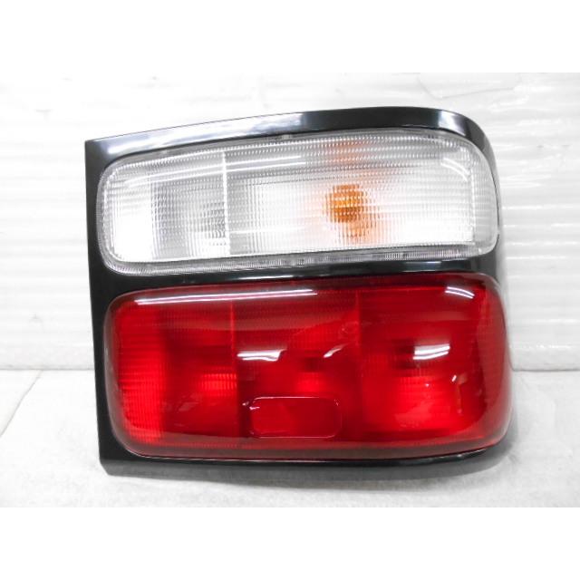 993478-1 TOYOTA コースター XZB50 右テールランプ 後期 81550 993478-1 TOYOTA コースター XZB50 右テールランプ 後期 81550