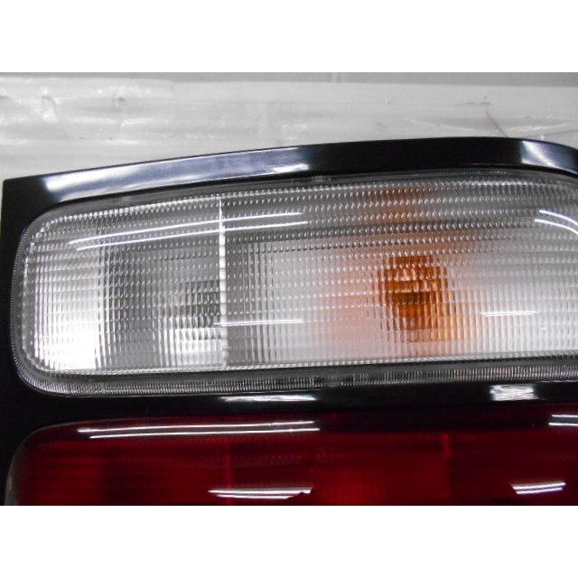 993478-3 TOYOTA コースター XZB50 右テールランプ 後期 81550-36420