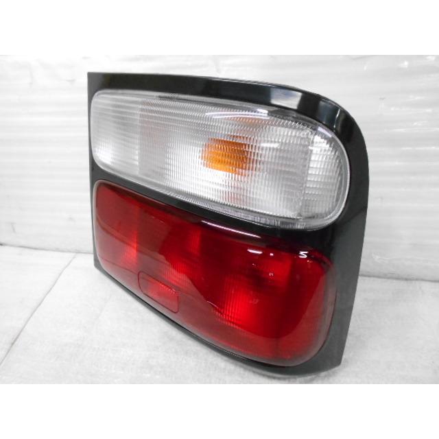 993478-1 TOYOTA コースター XZB50 右テールランプ 後期 81550 993478-1 TOYOTA コースター XZB50 右テールランプ 後期 81550
