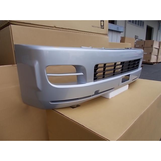 993591 TOYOTA ハイエース TRH214W フロントバンパー 前期 参考品番