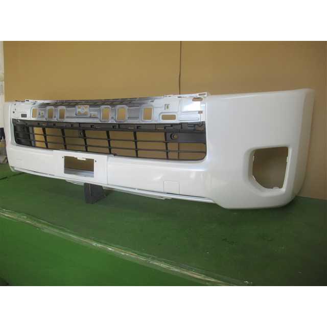 993693 TOYOTA ハイエース TRH214W フロントバンパー 前期 参考品番