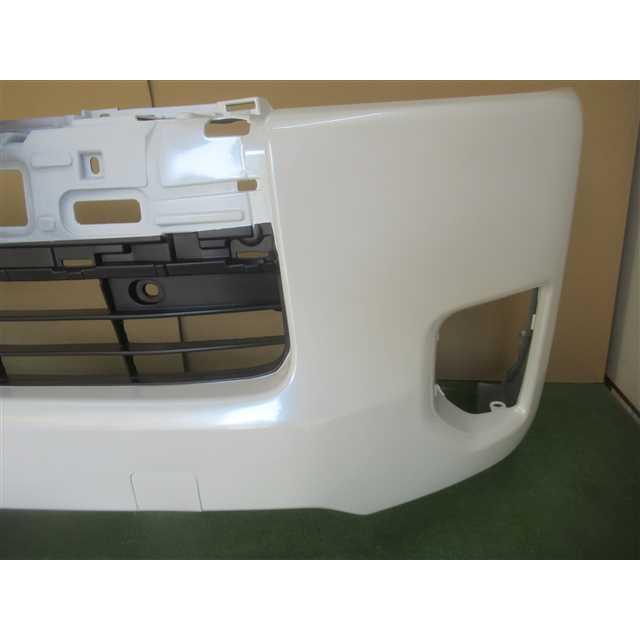 993693 TOYOTA ハイエース TRH214W フロントバンパー 前期 参考品番