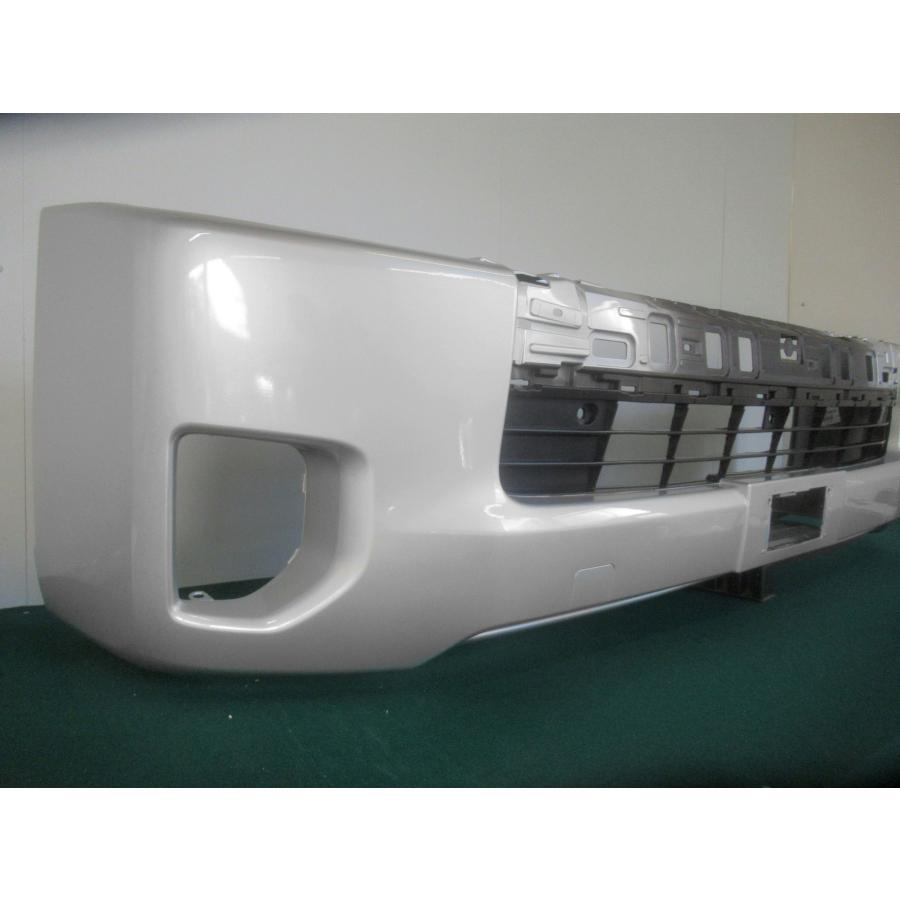 993695 TOYOTA ハイエース TRH214W フロントバンパー 前期 参考品番