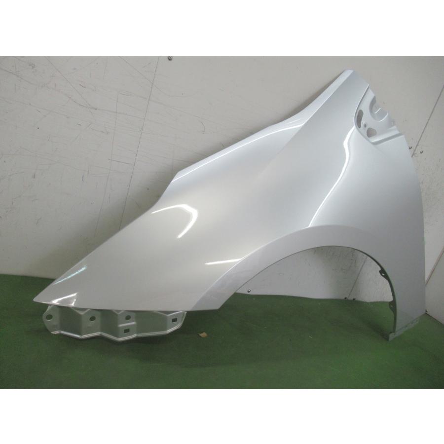 993895-2 TOYOTA プリウス ZVW50 左フェンダー 参考品番：53802-47100