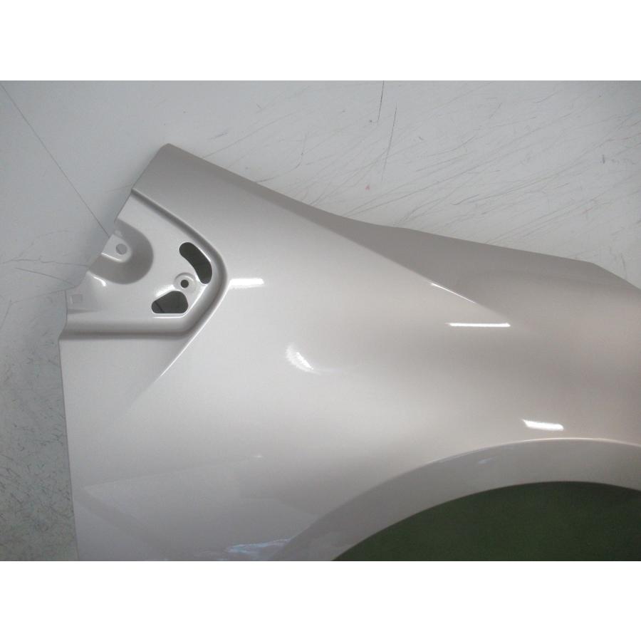993913-2 TOYOTA プリウス ZVW50 右フェンダー 参考品番：53801-47080