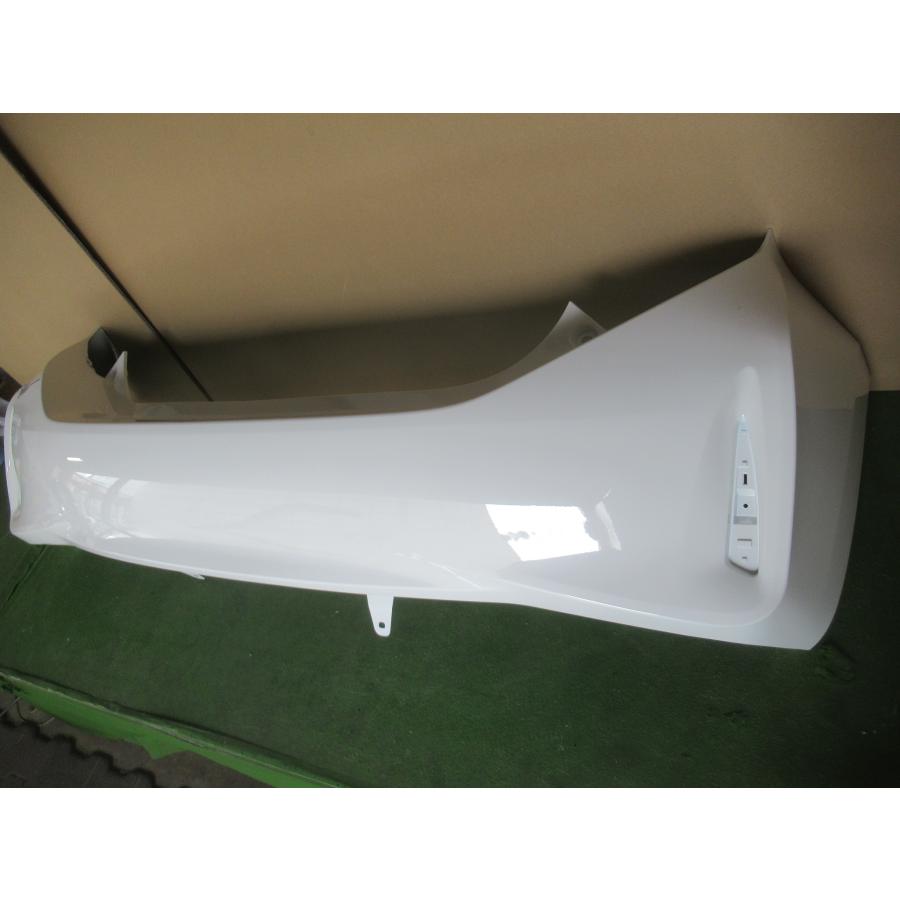 993932-2 TOYOTA アクア NHP10 リアバンパー 後期 参考品番：52159