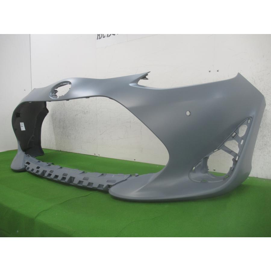 993992-2 TOYOTA アクア NHP10 フロントバンパー 後期 参考品番：52119 