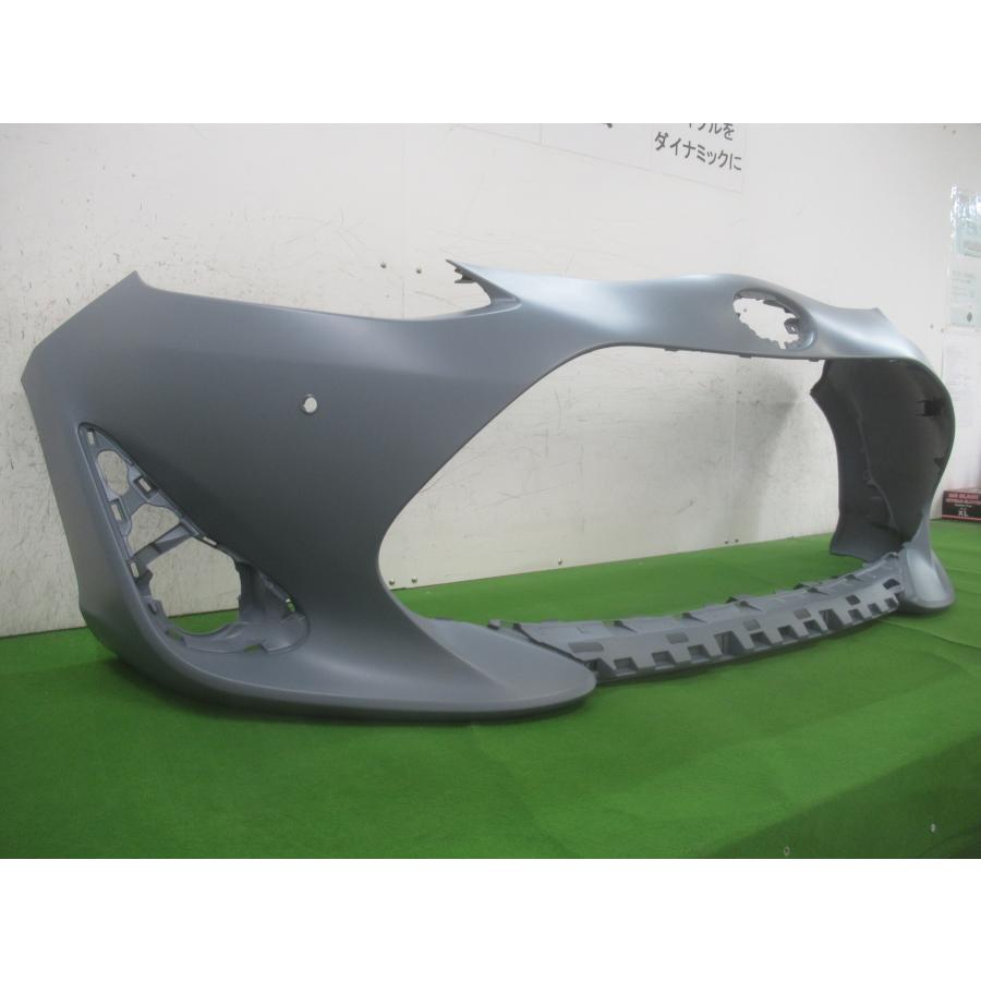 993992-3 TOYOTA アクア NHP10 フロントバンパー 後期 参考品番：52119