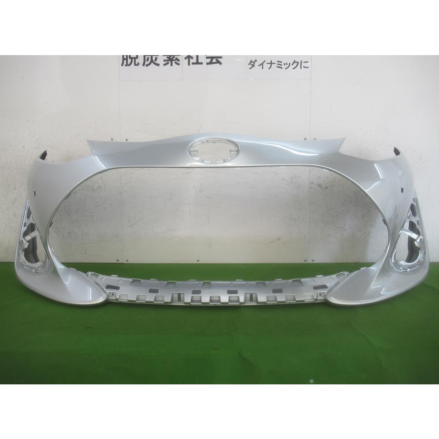 993997 TOYOTA アクア NHP10 フロントバンパー 後期 参考品番：52119