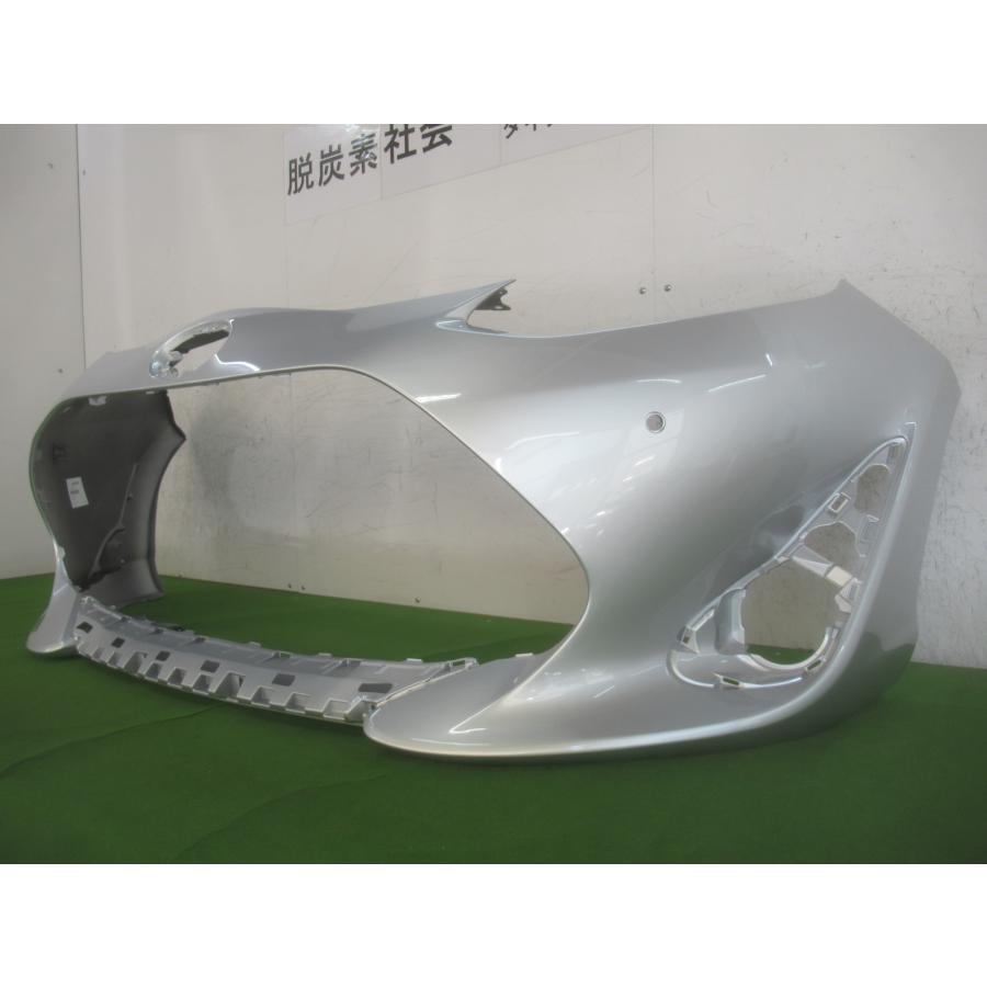 993997 TOYOTA アクア NHP10 フロントバンパー 後期 参考品番：52119