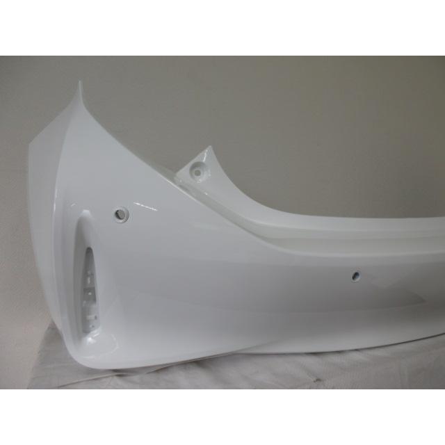 アクア NHP10 リアバンパー 後期 参考品番：52159-52989-A2 040 【社外