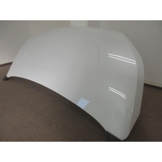 ヴォクシー ZRR80W ボンネット フードパネル 070 参考品番:53301-28170