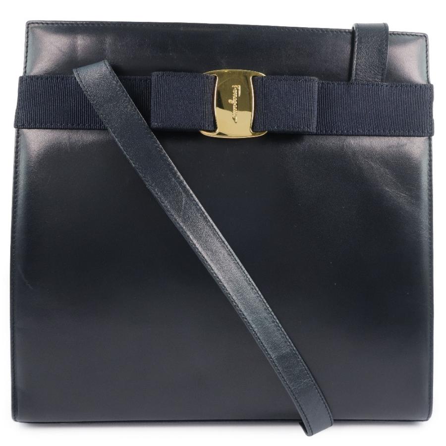 Salvatore Ferragamo サルヴァトーレフェラガモ ヴァラ