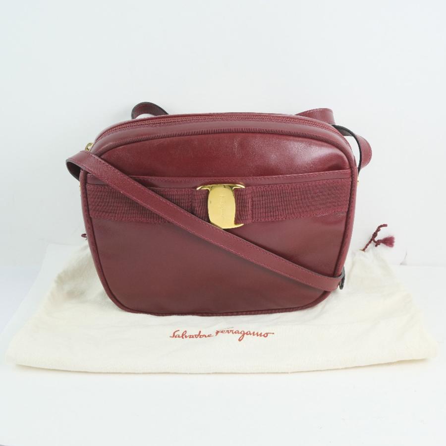 Salvatore Ferragamo サルヴァトーレフェラガモ ヴァラリボン 