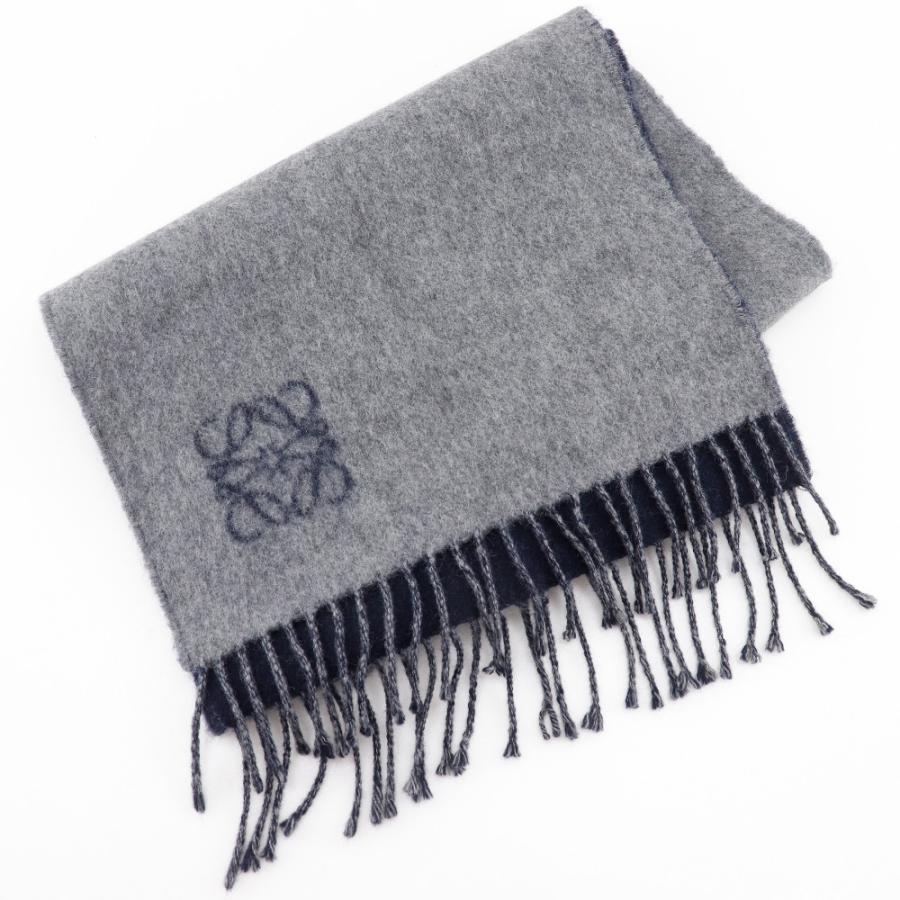 LOEWE バイカラー マフラー 一年頑張った自分のご褒美に！LOEWEのマフラーがバイカラーで