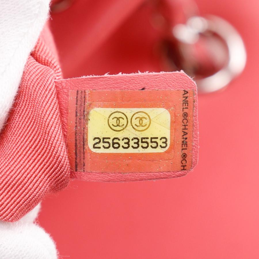 CHANELリュック CHANEL（シャネル） シェブロン Vステッチ チェーンリュック A91121
