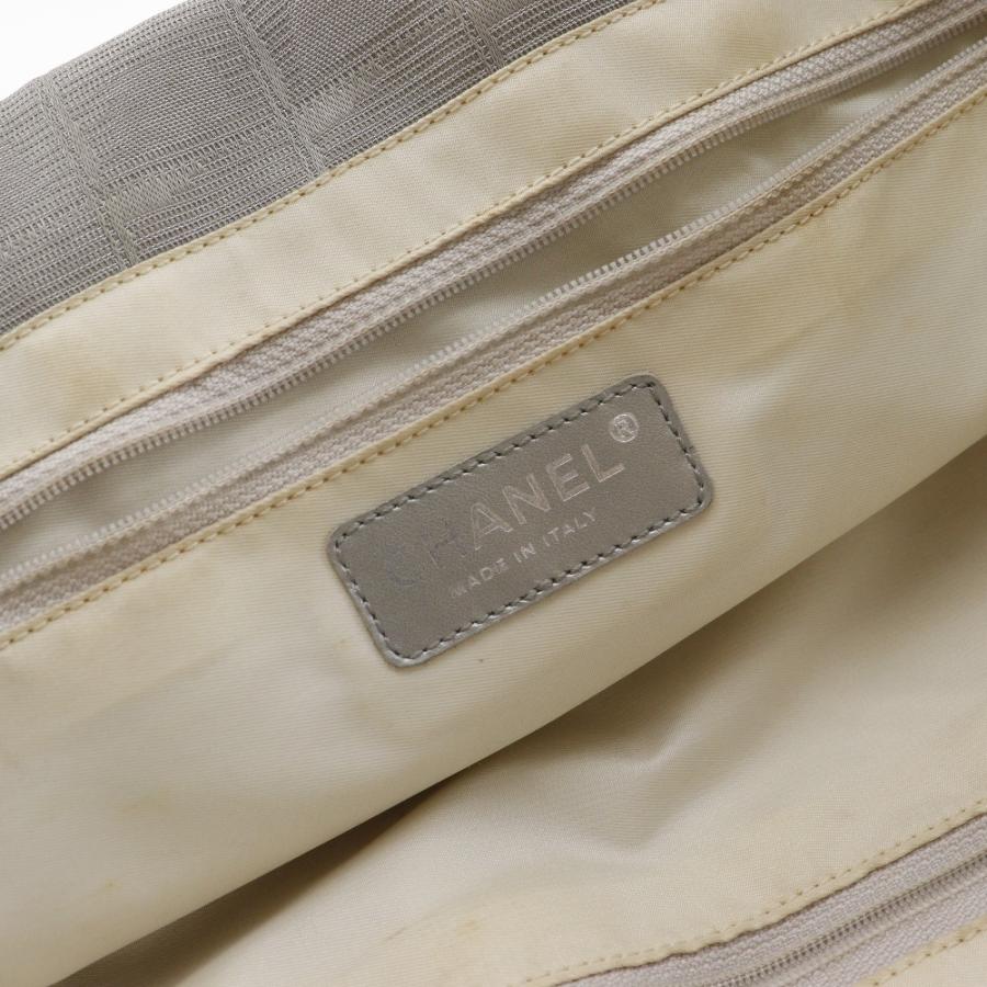 CHANEL シャネル トートMM ニュートラベルライン A15991 トートバッグ ナイロンキャンバス シルバー レディース【I111526156】中古の画像