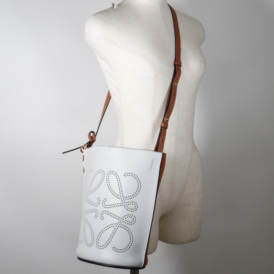 LOEWE（ロエベ） アナグラム パンチング ショルダーバッグ カーフ 白 