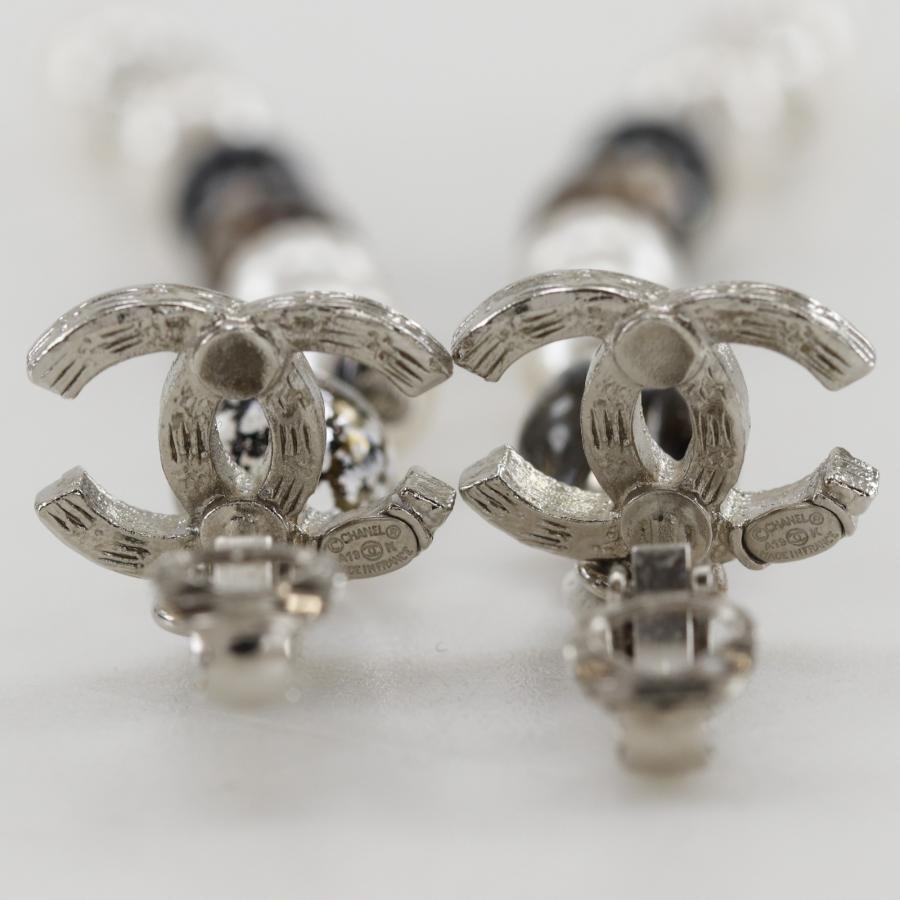 CHANEL シャネル ココマーク ロング A19K イヤリング 金属製×フェイクパール×ラインストーン シルバー 【I131826132】中古の画像
