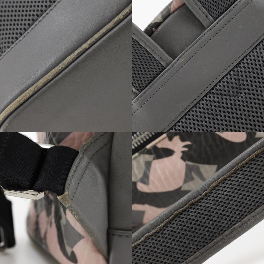 MCM（エムシーエム） スタッズ カモフラ柄 迷彩 リュック・デイパック