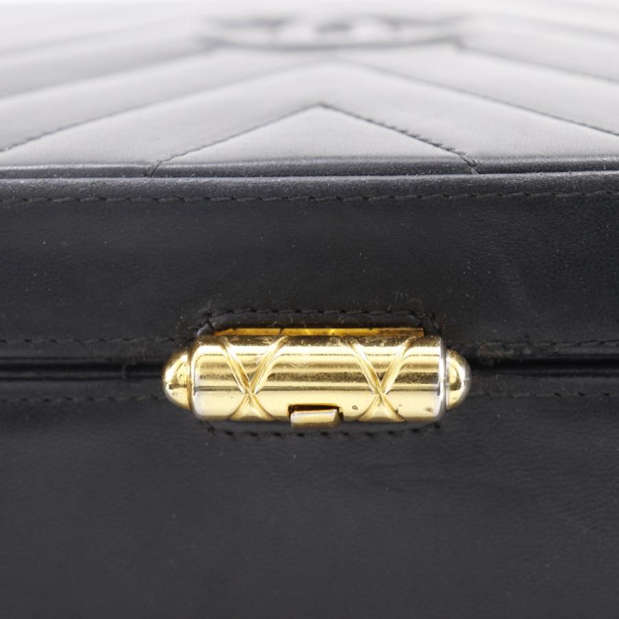 CHANEL（シャネル） シェブロン ココマーク Vステッチ ヴィンテージ