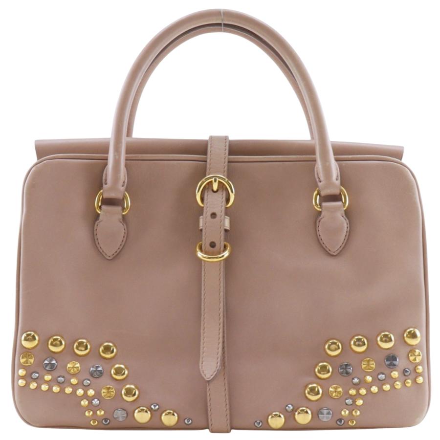 MIU MIU ハンドバッグ スタッズ ベージュ miu miu（ミュウミュウ） スタッズ ハンドバッグ レザー ピンク