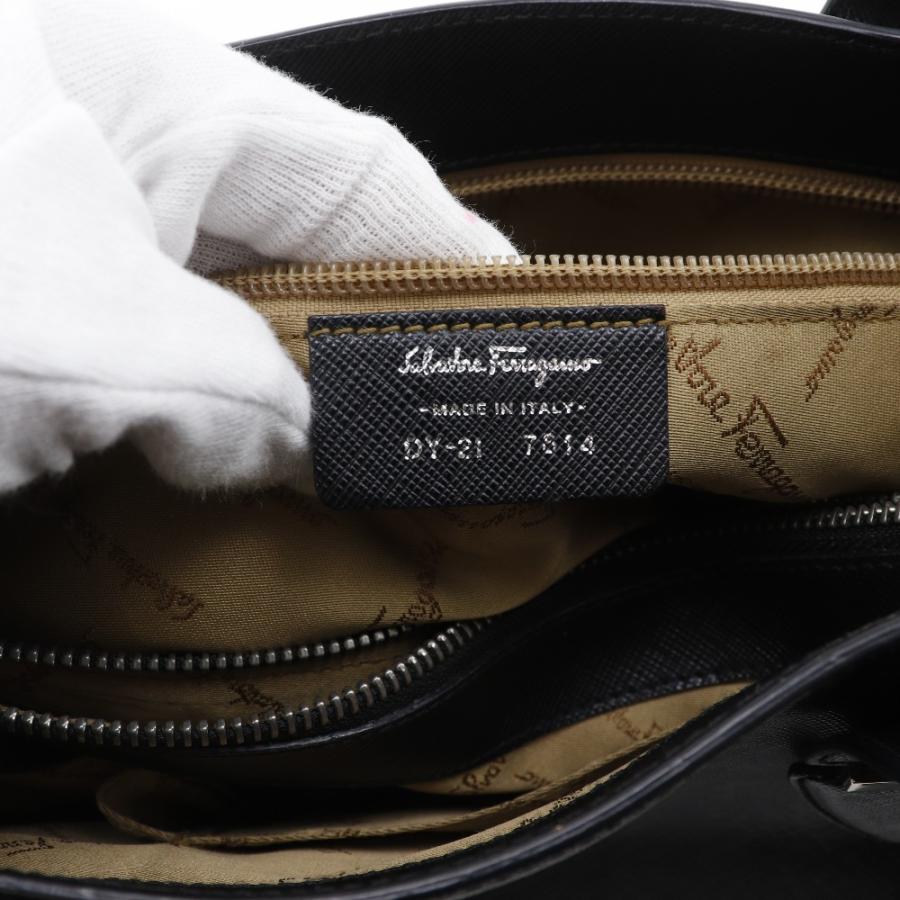 Salvatore Ferragamo サルヴァトーレフェラガモ ガンチーニ 