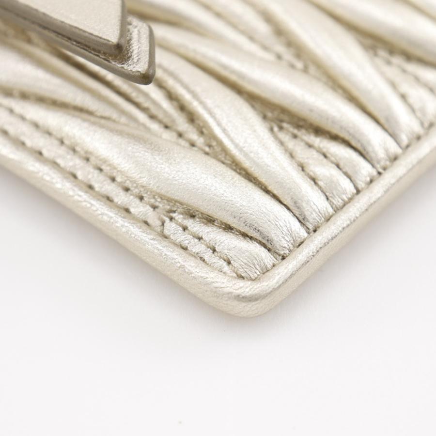 miu miu（ミュウミュウ） フラグメントケース マテラッセ エンベロープ