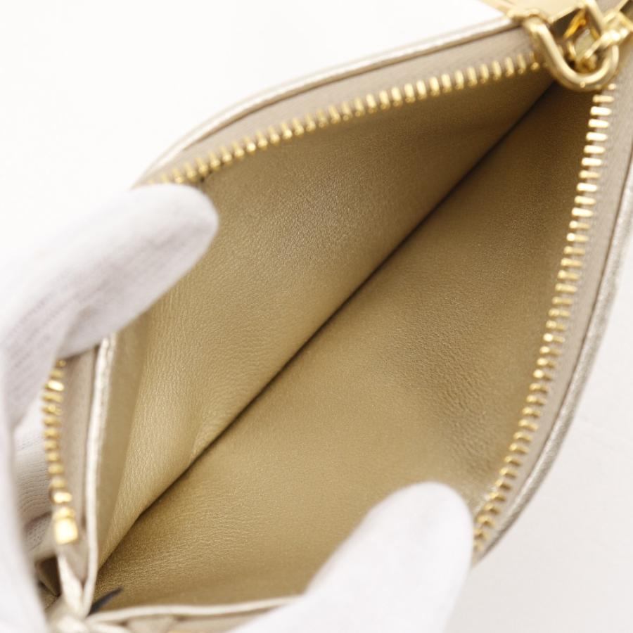 miu miu（ミュウミュウ） フラグメントケース マテラッセ エンベロープ