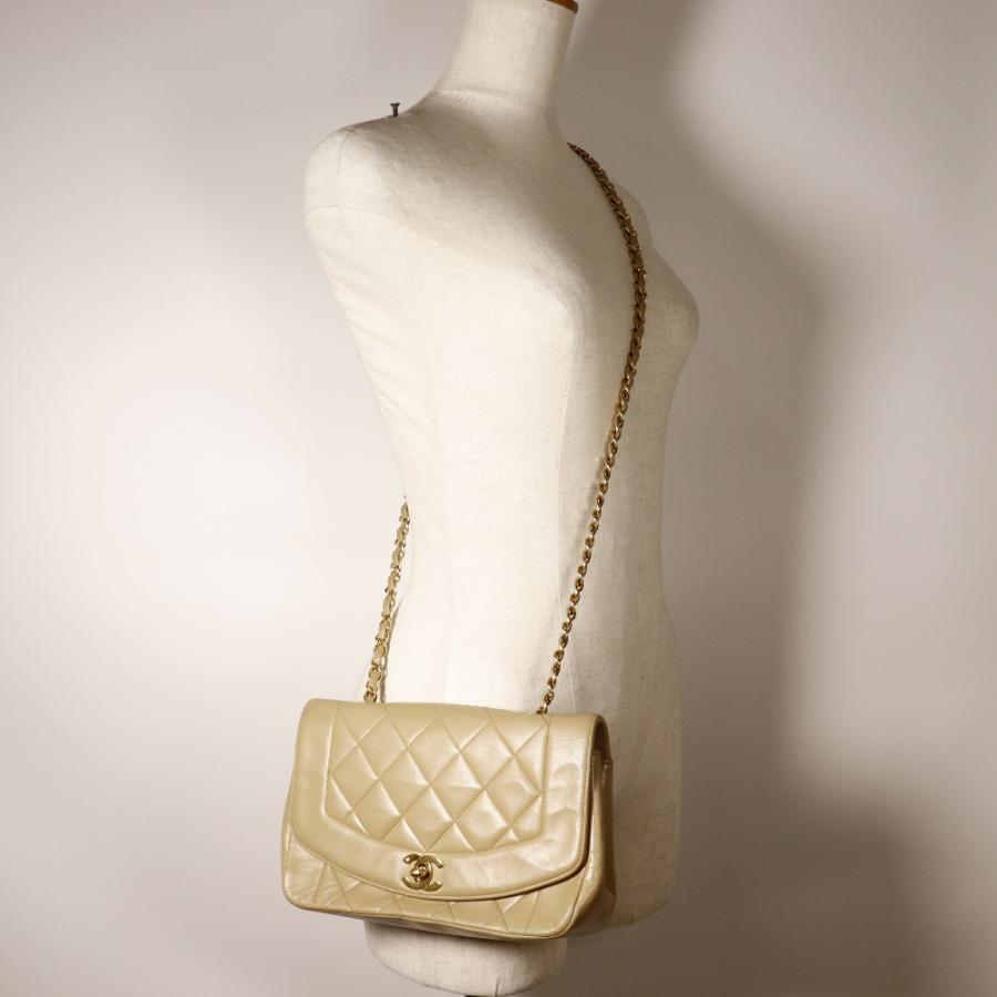 CHANEL シャネル ダイアナ チェーンショルダー マトラッセ CHANEL シャネル ダイアナ チェーンショルダー マトラッセ