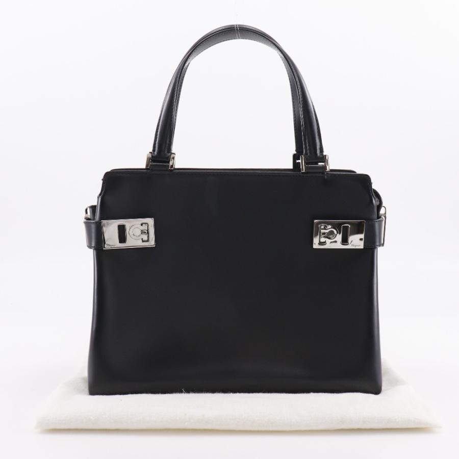 Salvatore Ferragamo サルヴァトーレフェラガモ ガンチーニ AQ