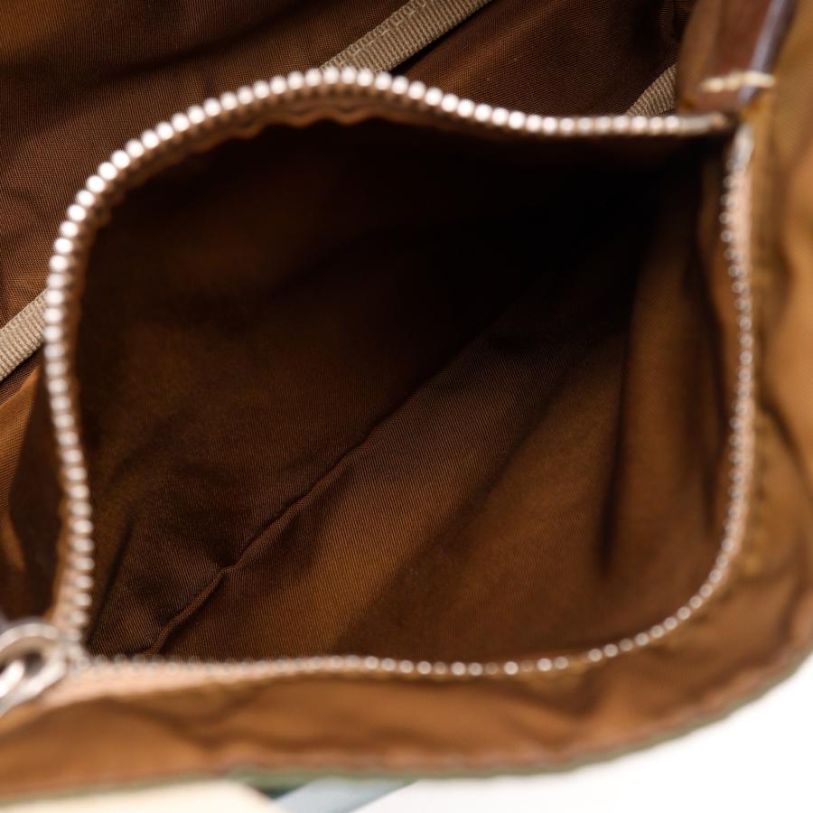 PRADA ナイロン ミニトートバック 茶色 PRADA（プラダ） ミニトート ブローチ付き ハンドバッグ ナイロン
