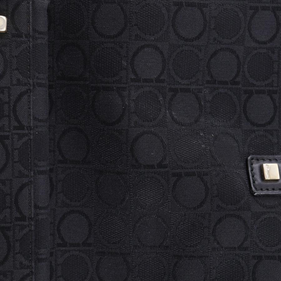 Salvatore Ferragamo サルヴァトーレフェラガモ ガンチーニ AU-21-2812