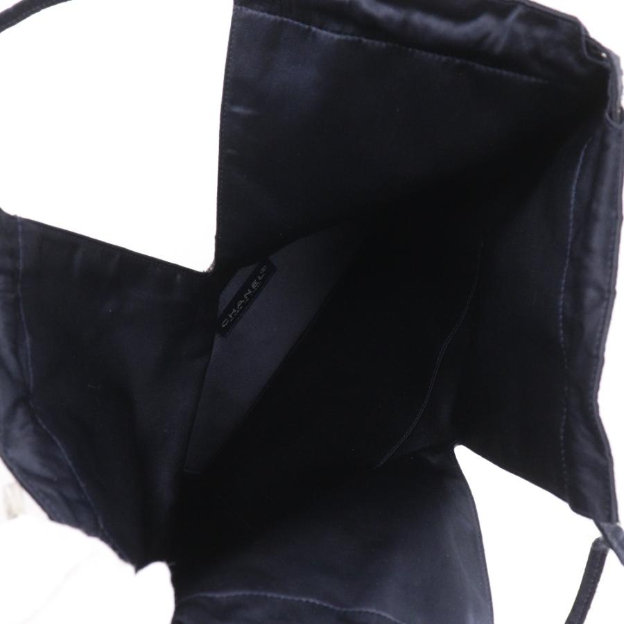 CHANEL シャネル パールロゴ 巾着 A17840 ショルダーバッグ サテン 黒 レディース【I221525051】中古の画像